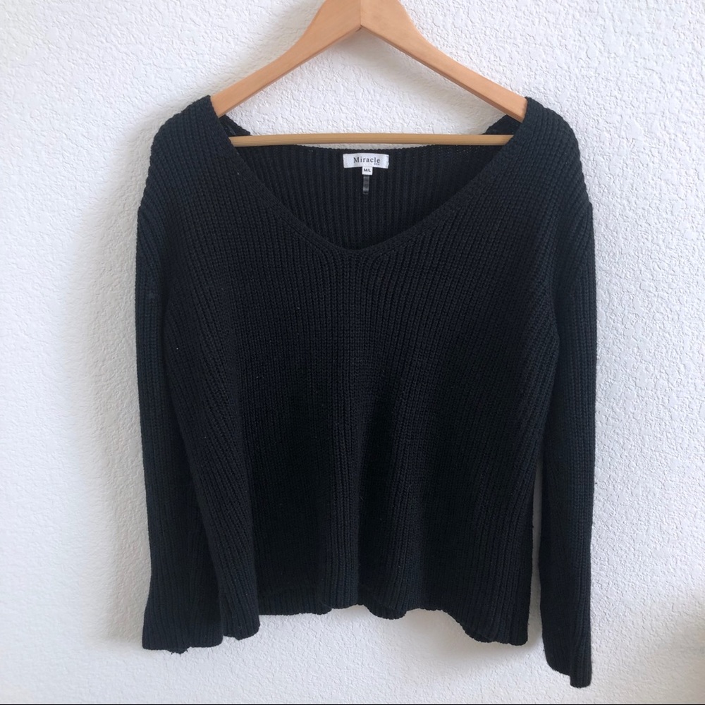 Cute black v-neck knit sweater - Picture 4 of 7